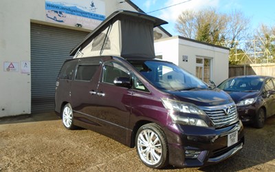 2009 TOYOTA  VELLFIRE CAMPER~~FRIDGE/FREEZER~~OFF GRID SOLAR~LOW MILES