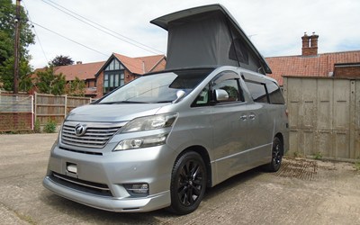 TOYOTA VELLFIRE CAMPER 4 BERTH OFF GRID SOLAR PRISTINE.