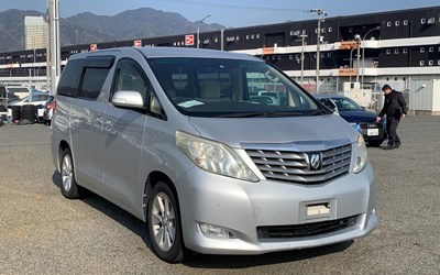 2010  NEW SHAPE TOYOTA ALPHARD~ FRIDGE/FREEZER~OFF GRID SOLAR~LOW MILES